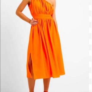 One shoulder dress. Perfect for those summer days!